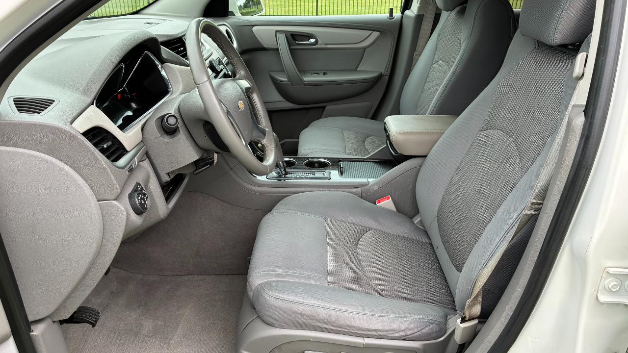 Chevrolet Traverse 1LT FWD 2013