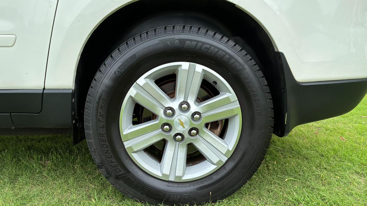 Chevrolet Traverse 1LT FWD 2013