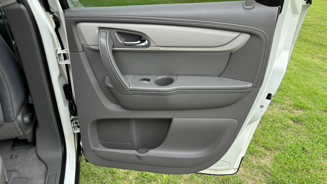 Chevrolet Traverse 1LT FWD 2013