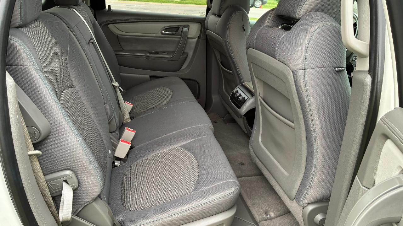 Chevrolet Traverse 1LT FWD 2013