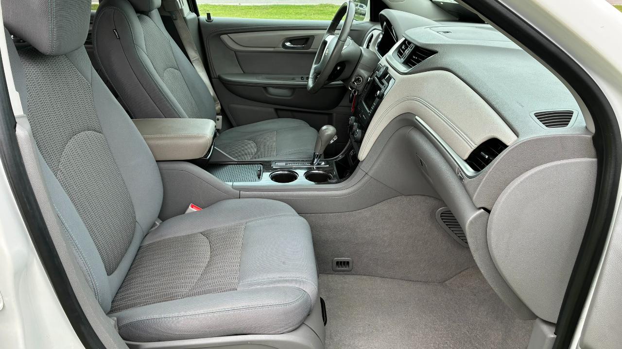Chevrolet Traverse 1LT FWD 2013