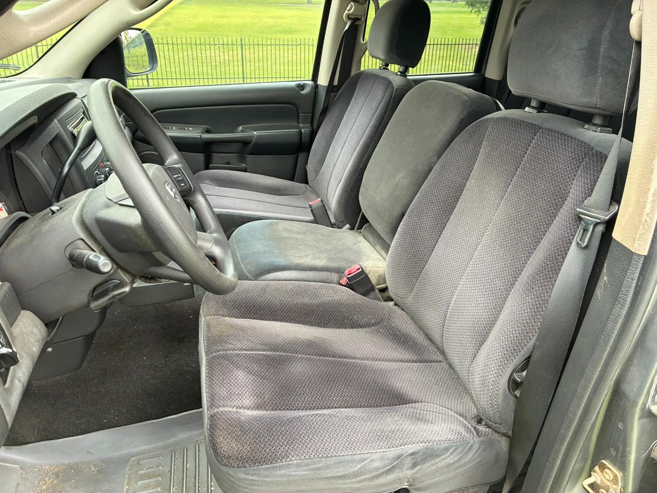 Dodge Ram 1500 Laramie Quad Cab Long Bed 2WD 2005