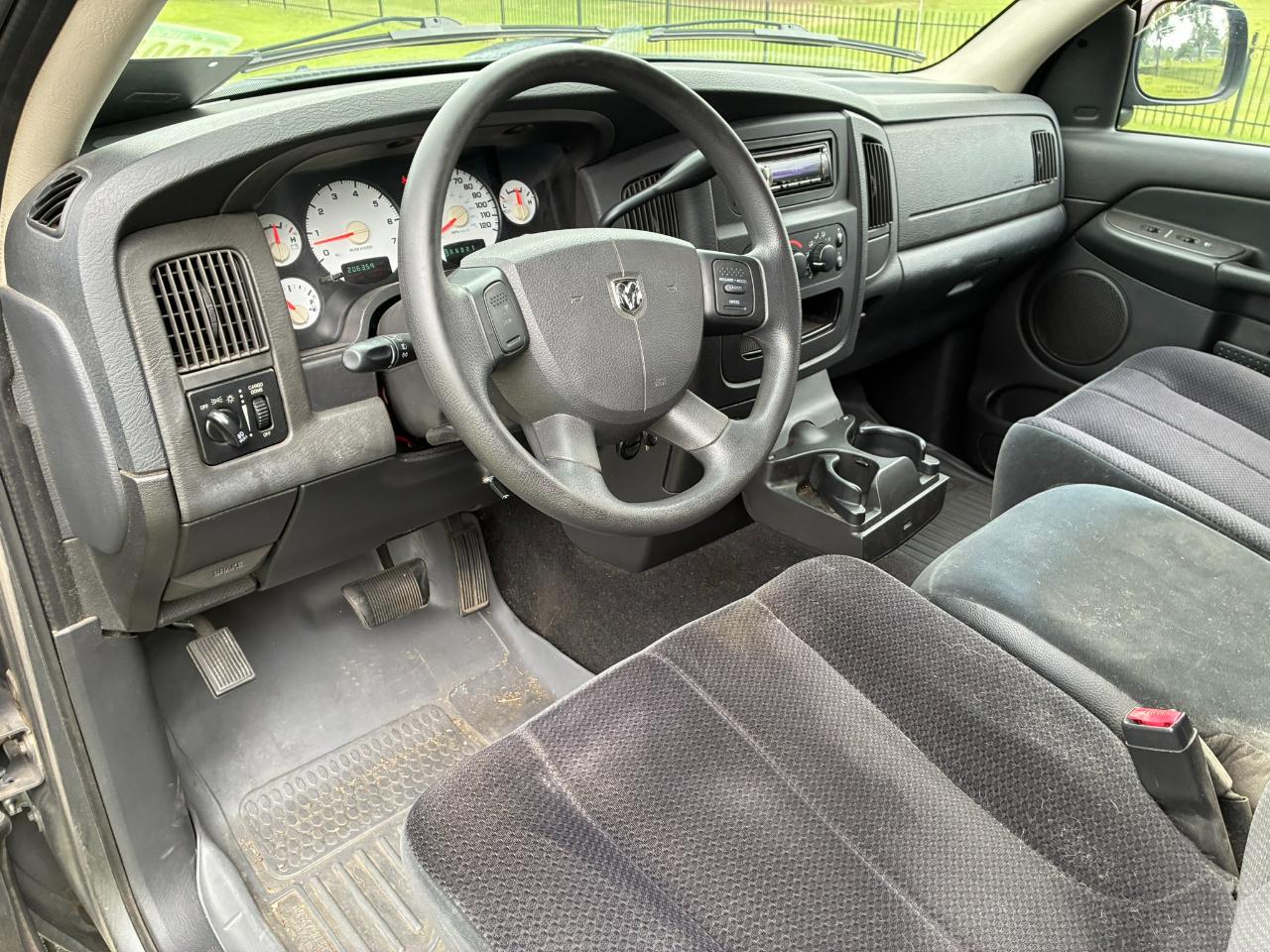 Dodge Ram 1500 Laramie Quad Cab Long Bed 2WD 2005