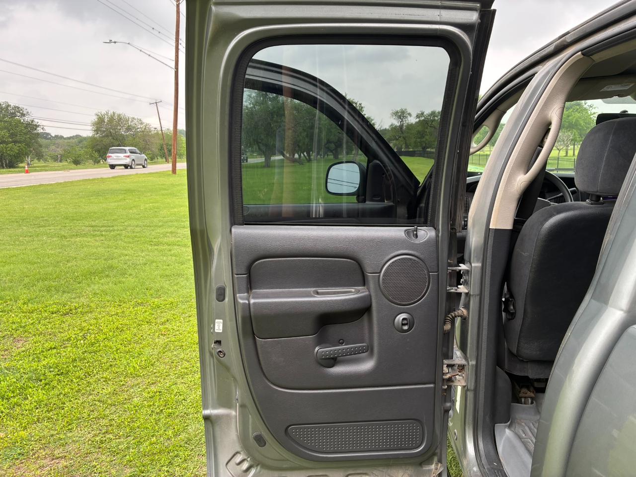 Dodge Ram 1500 Laramie Quad Cab Long Bed 2WD 2005