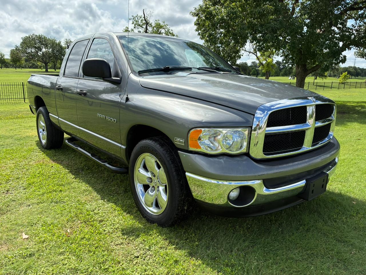 Dodge Ram 1500 Laramie Quad Cab Long Bed 2WD 2005