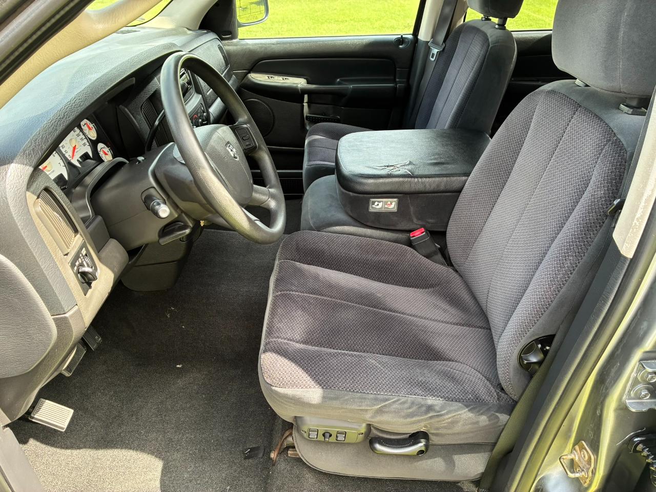 Dodge Ram 1500 Laramie Quad Cab Long Bed 2WD 2005