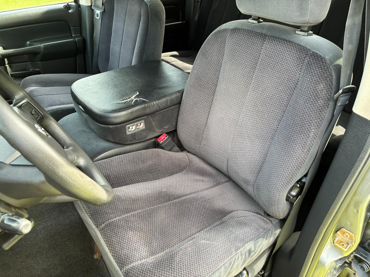 Dodge Ram 1500 Laramie Quad Cab Long Bed 2WD 2005