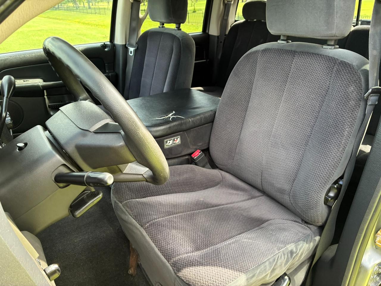 Dodge Ram 1500 Laramie Quad Cab Long Bed 2WD 2005