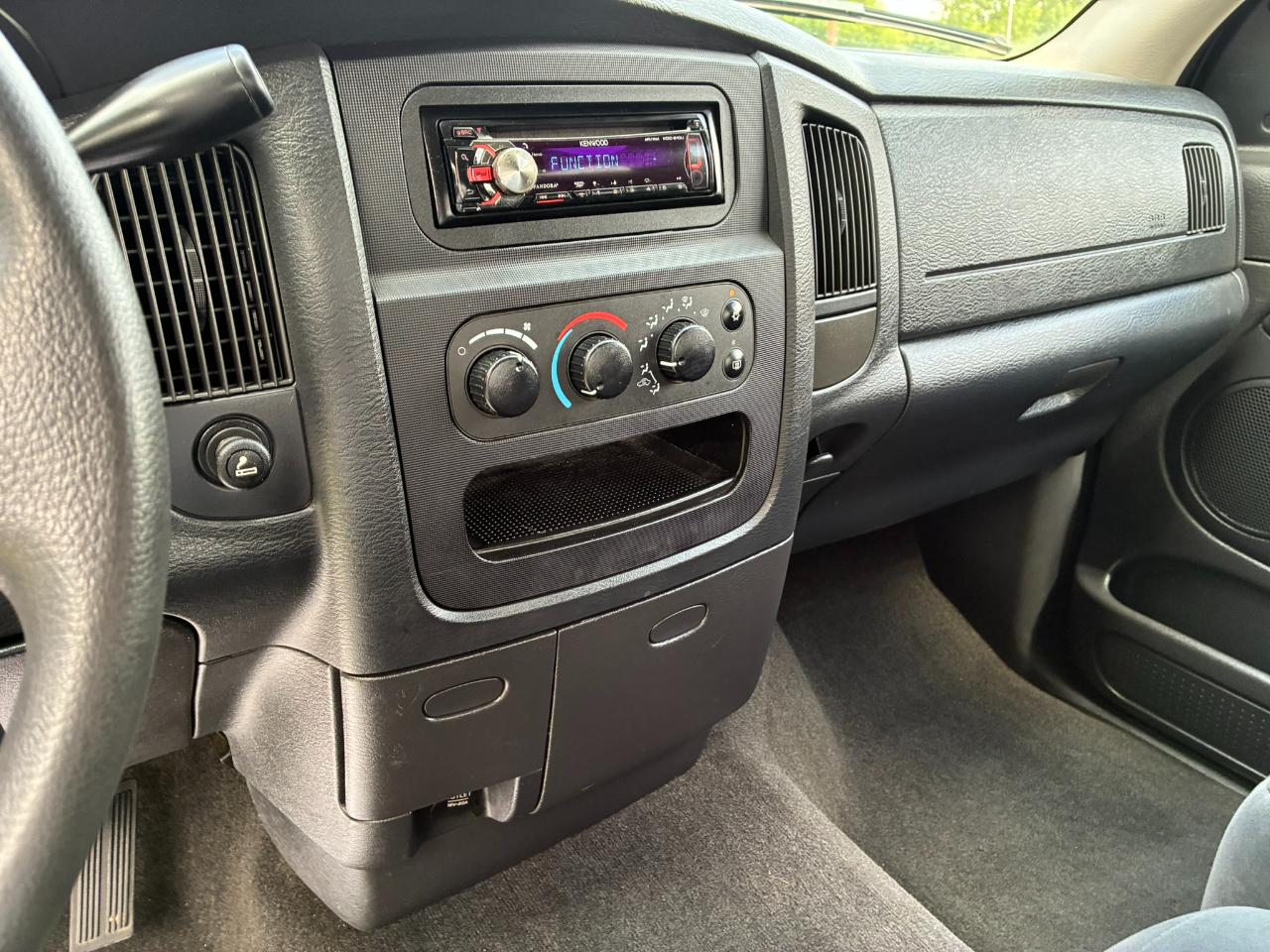 Dodge Ram 1500 Laramie Quad Cab Long Bed 2WD 2005
