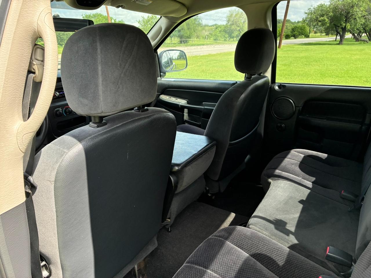 Dodge Ram 1500 Laramie Quad Cab Long Bed 2WD 2005