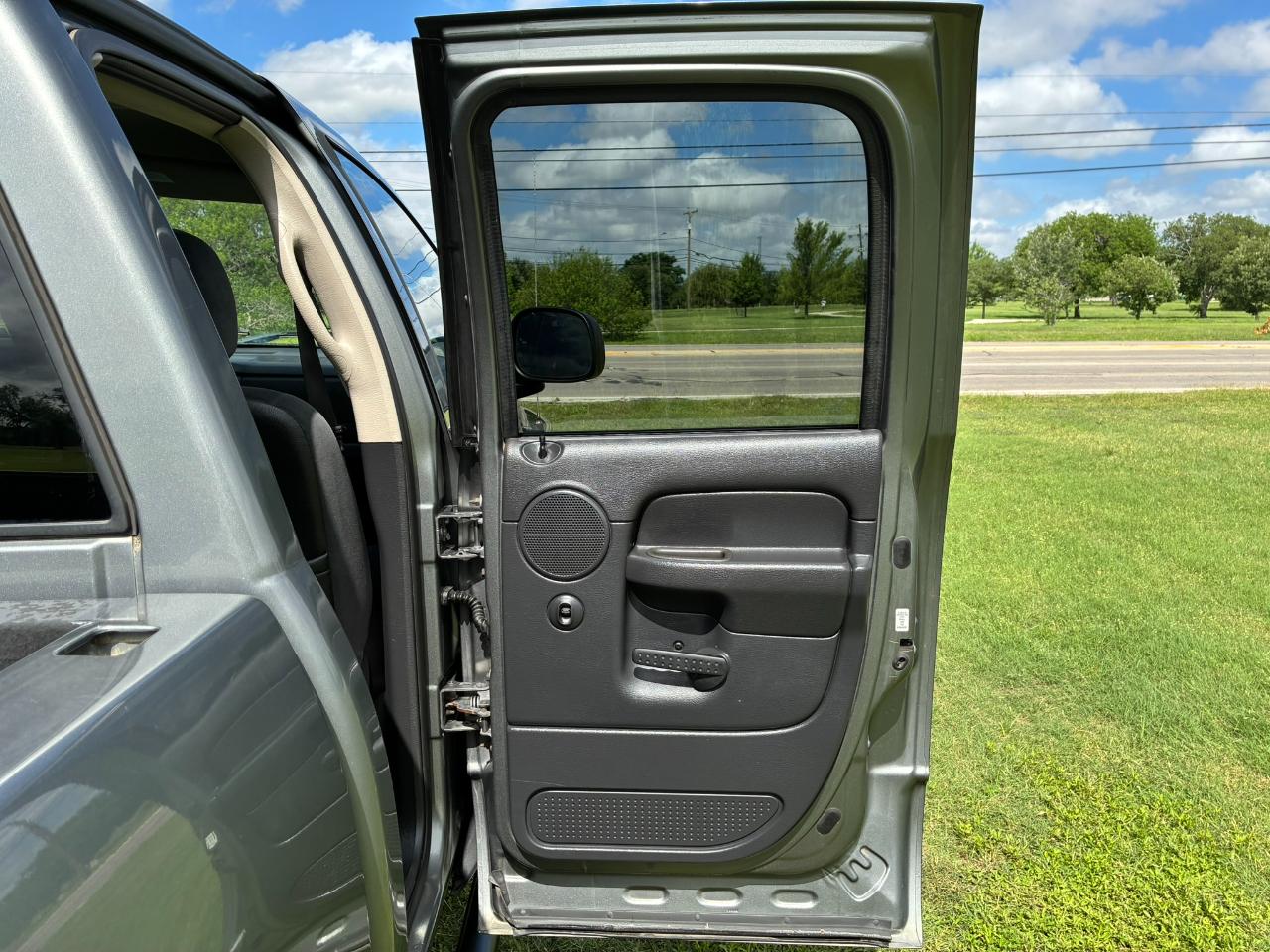 Dodge Ram 1500 Laramie Quad Cab Long Bed 2WD 2005