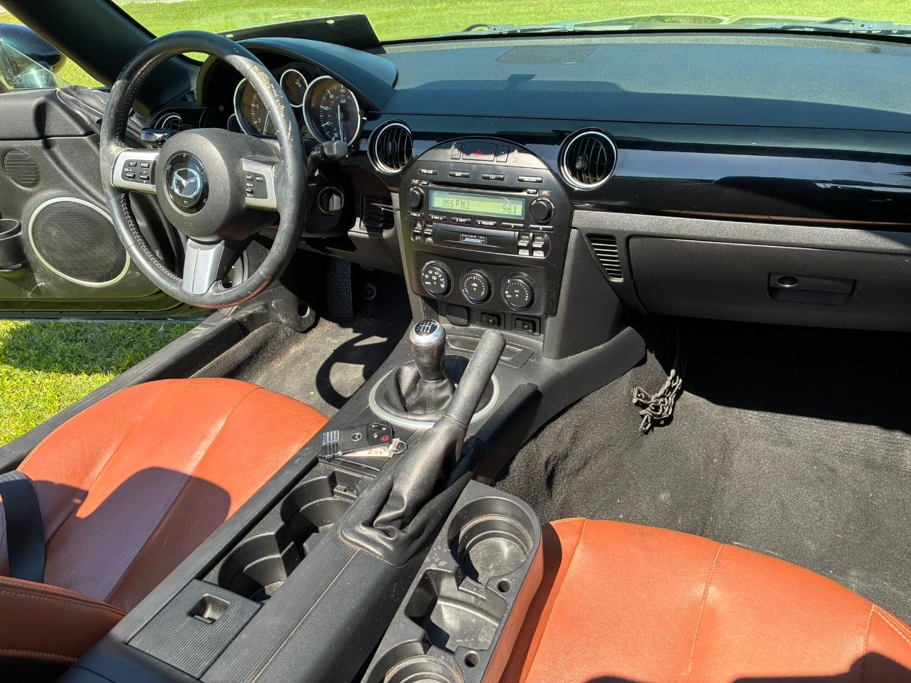 Mazda MX-5 Miata Touring Power Retractable Hardtop 2008