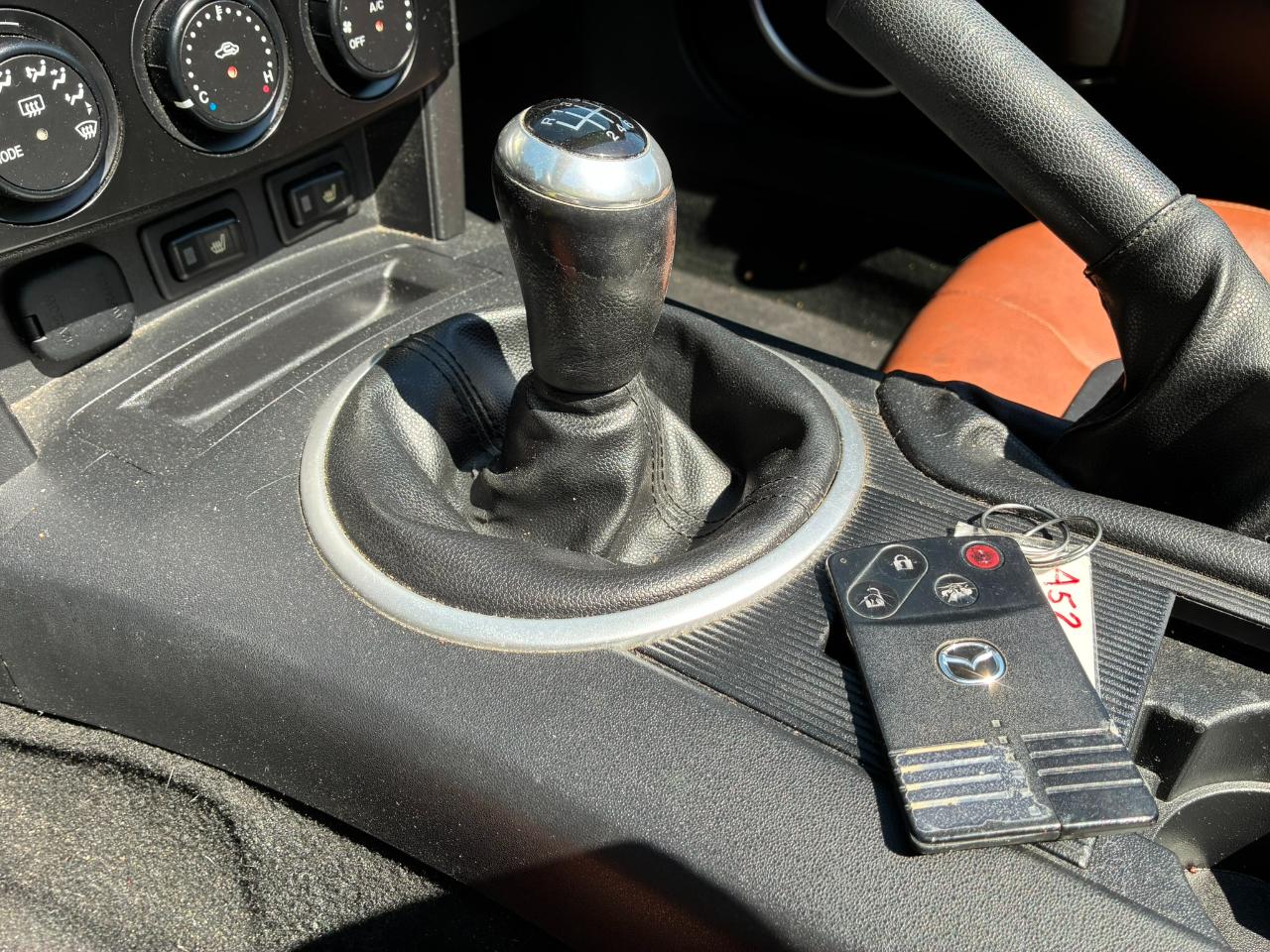 Mazda MX-5 Miata Touring Power Retractable Hardtop 2008