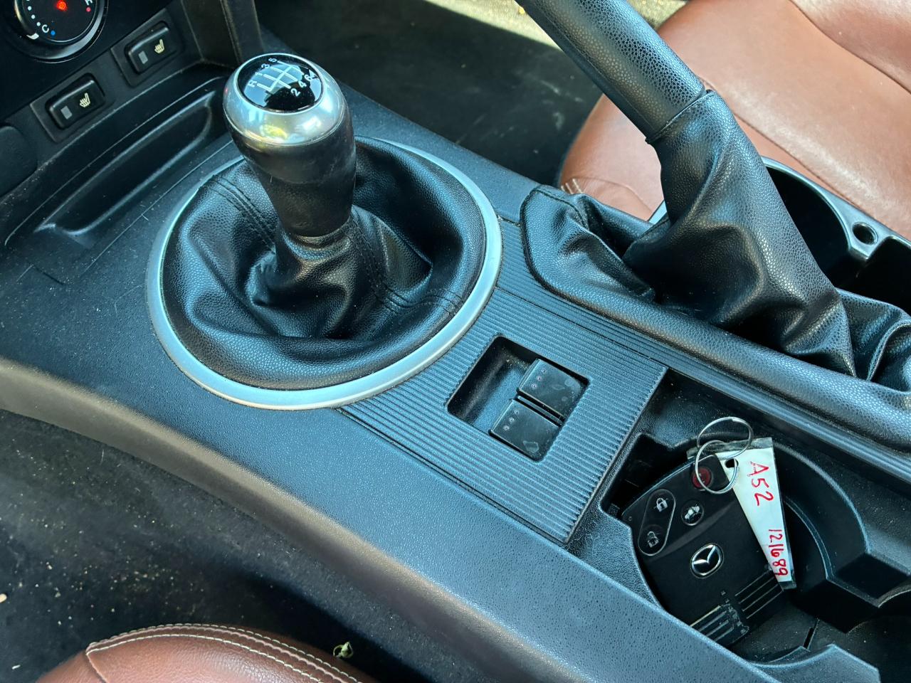 Mazda MX-5 Miata Touring Power Retractable Hardtop 2008