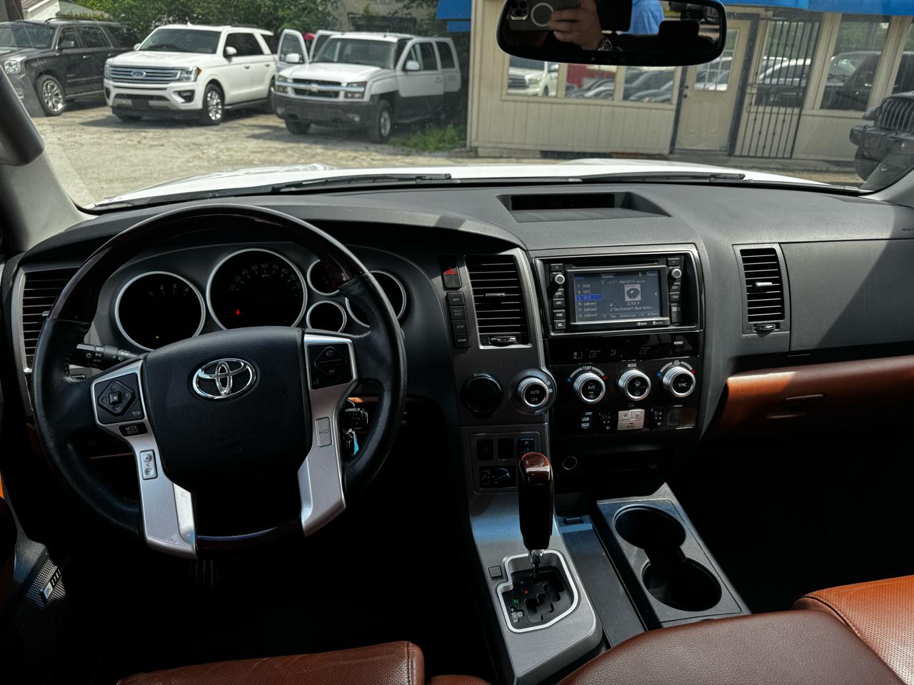 Toyota Sequoia Plantium 2WD 2015