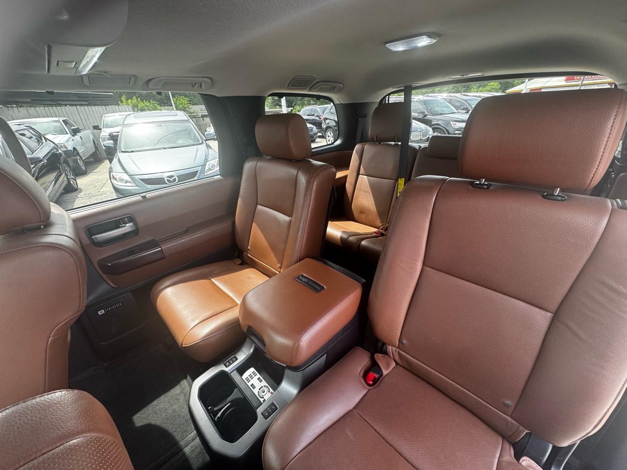 Toyota Sequoia Plantium 2WD 2015