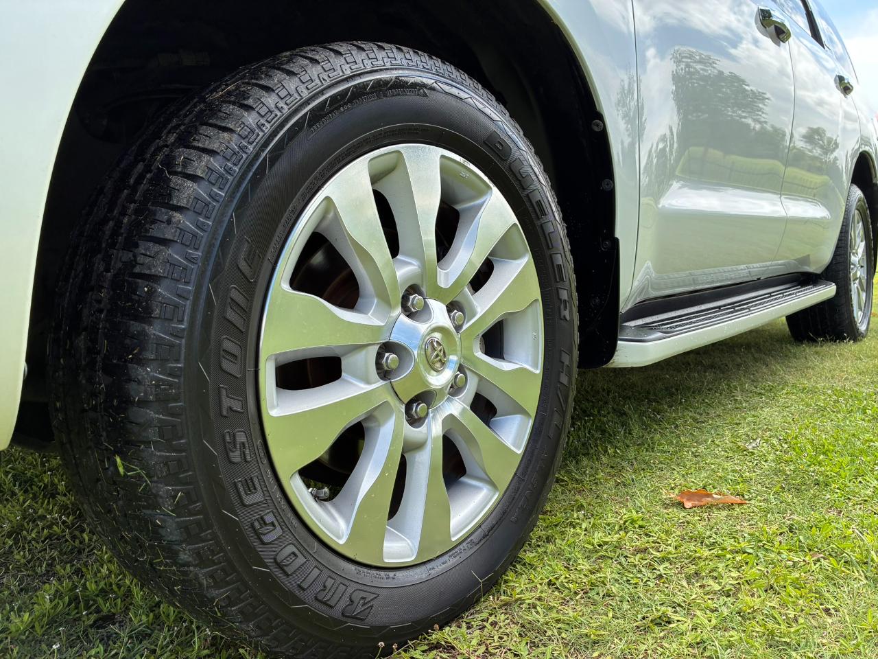 Toyota Sequoia Plantium 2WD 2015