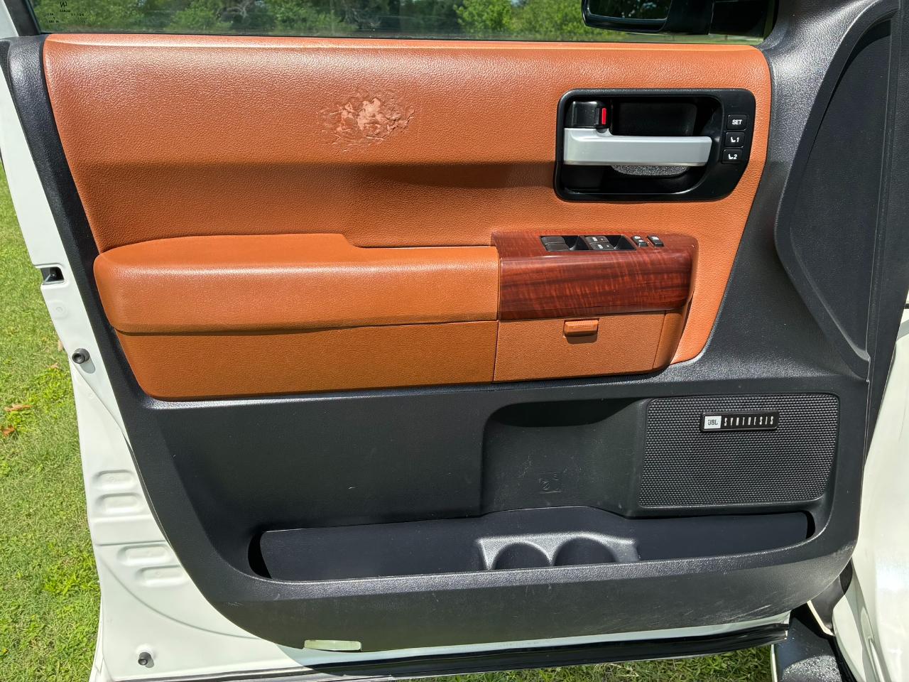 Toyota Sequoia Plantium 2WD 2015