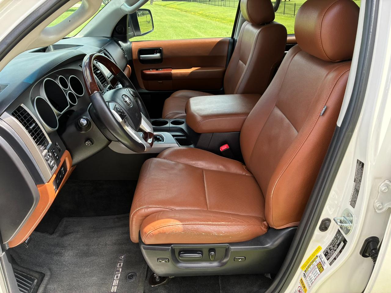 Toyota Sequoia Plantium 2WD 2015