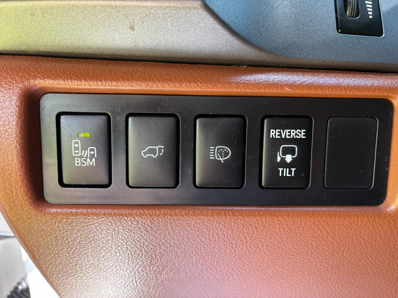 Toyota Sequoia Plantium 2WD 2015