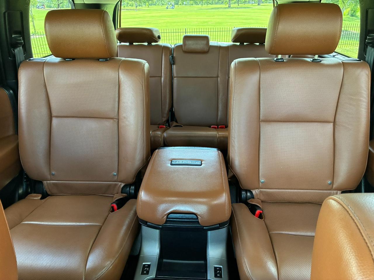 Toyota Sequoia Plantium 2WD 2015
