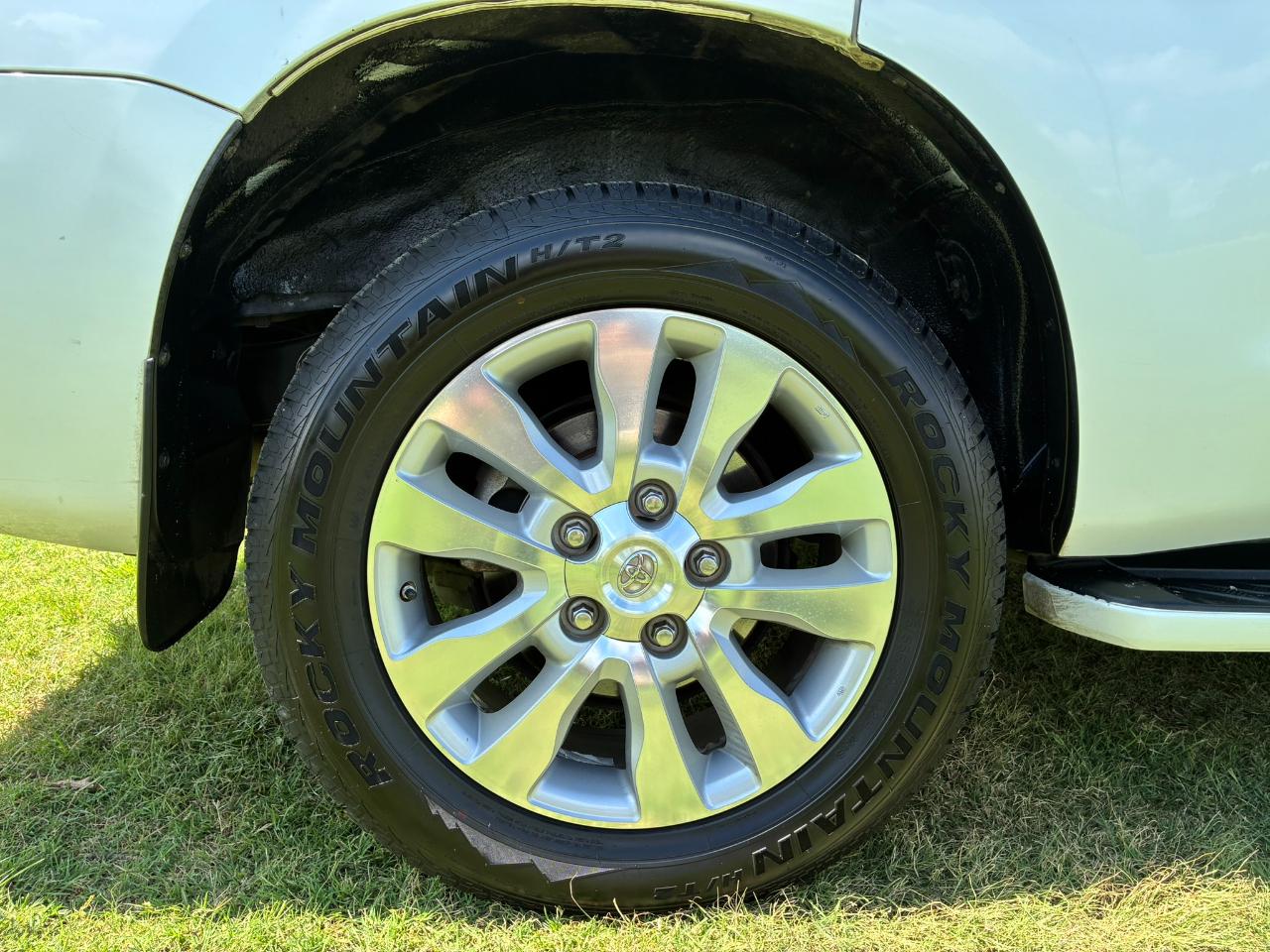 Toyota Sequoia Plantium 2WD 2015