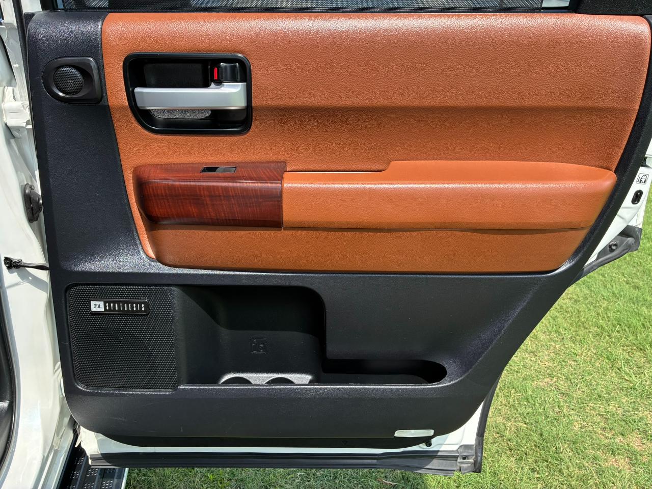Toyota Sequoia Plantium 2WD 2015