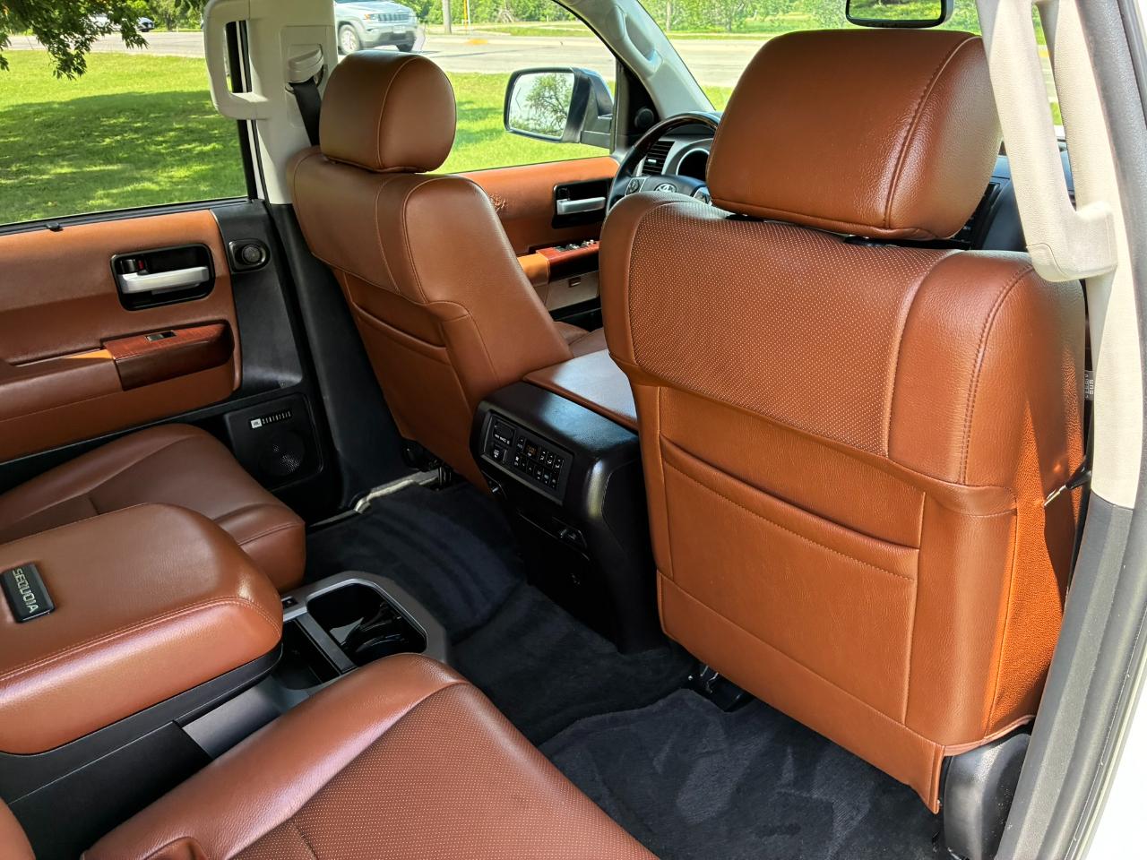 Toyota Sequoia Plantium 2WD 2015