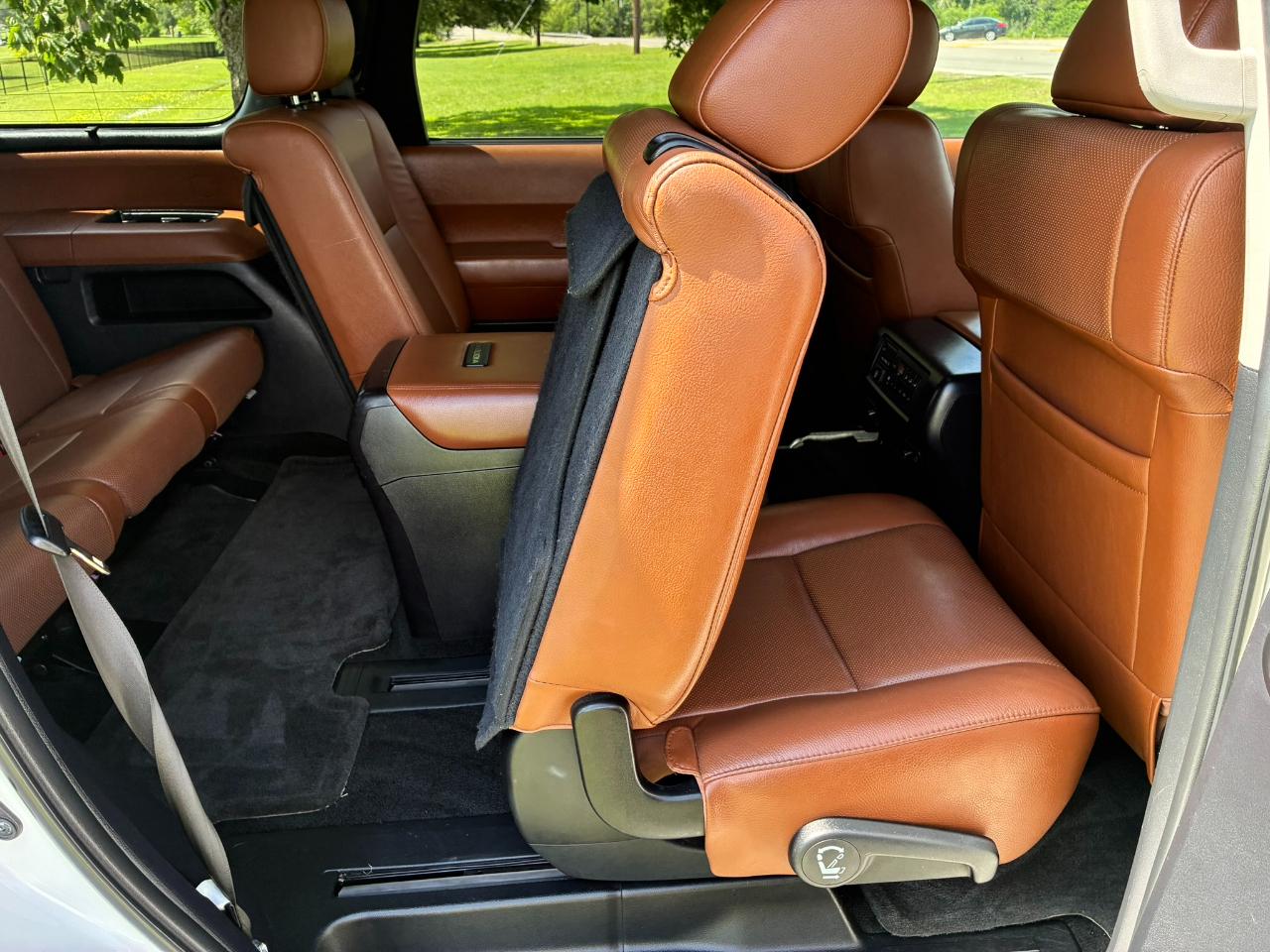 Toyota Sequoia Plantium 2WD 2015