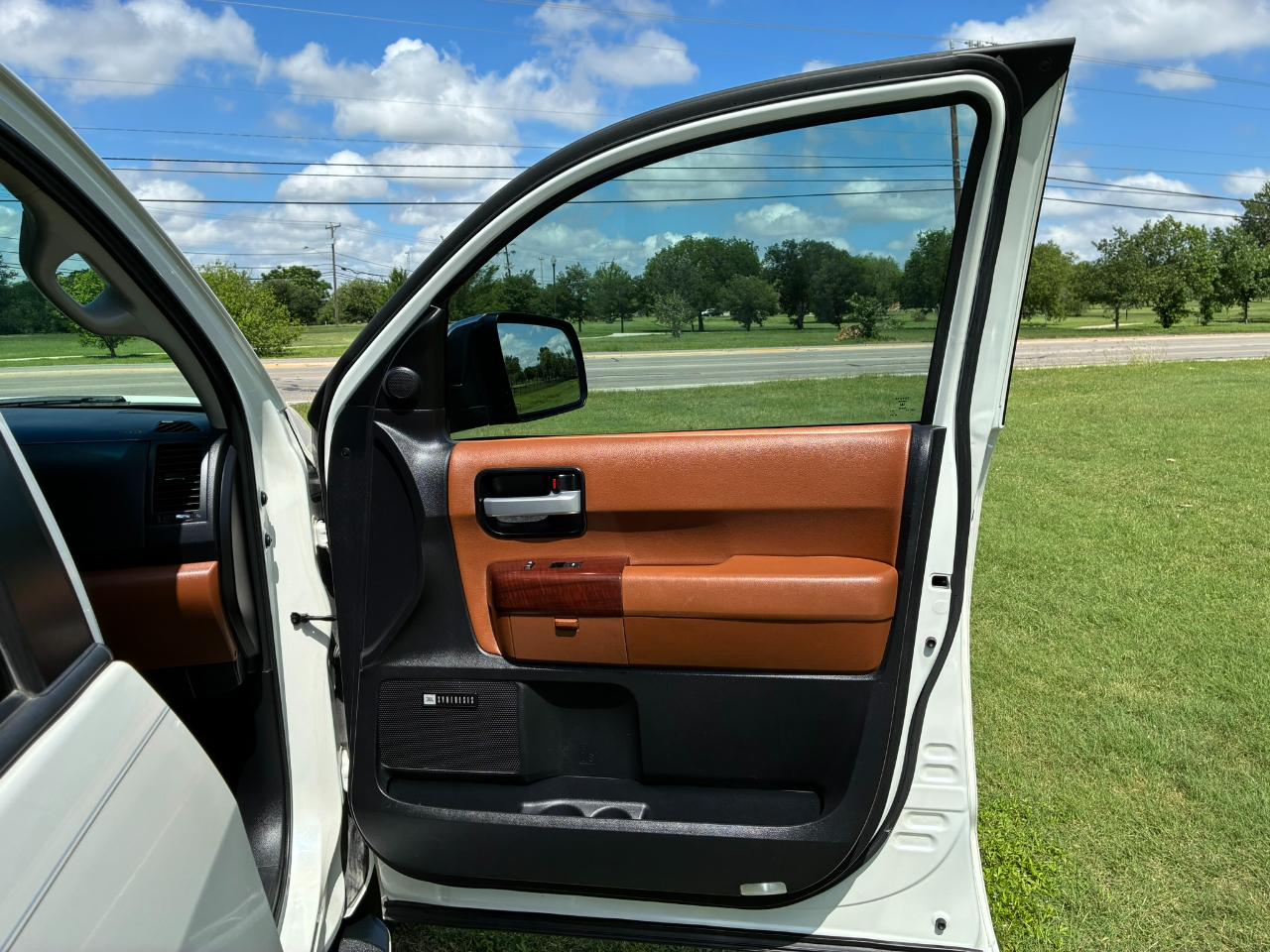 Toyota Sequoia Plantium 2WD 2015