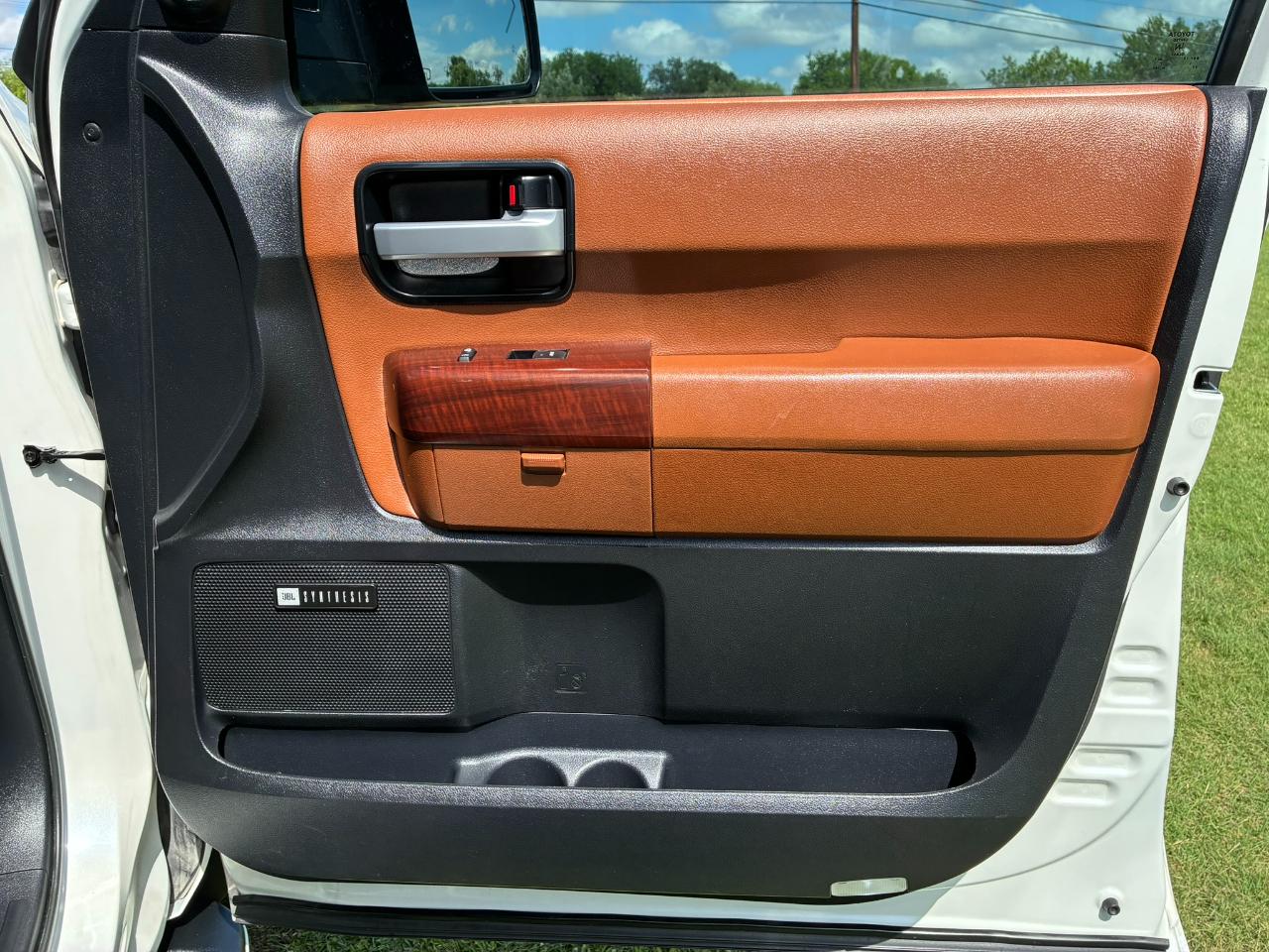 Toyota Sequoia Plantium 2WD 2015