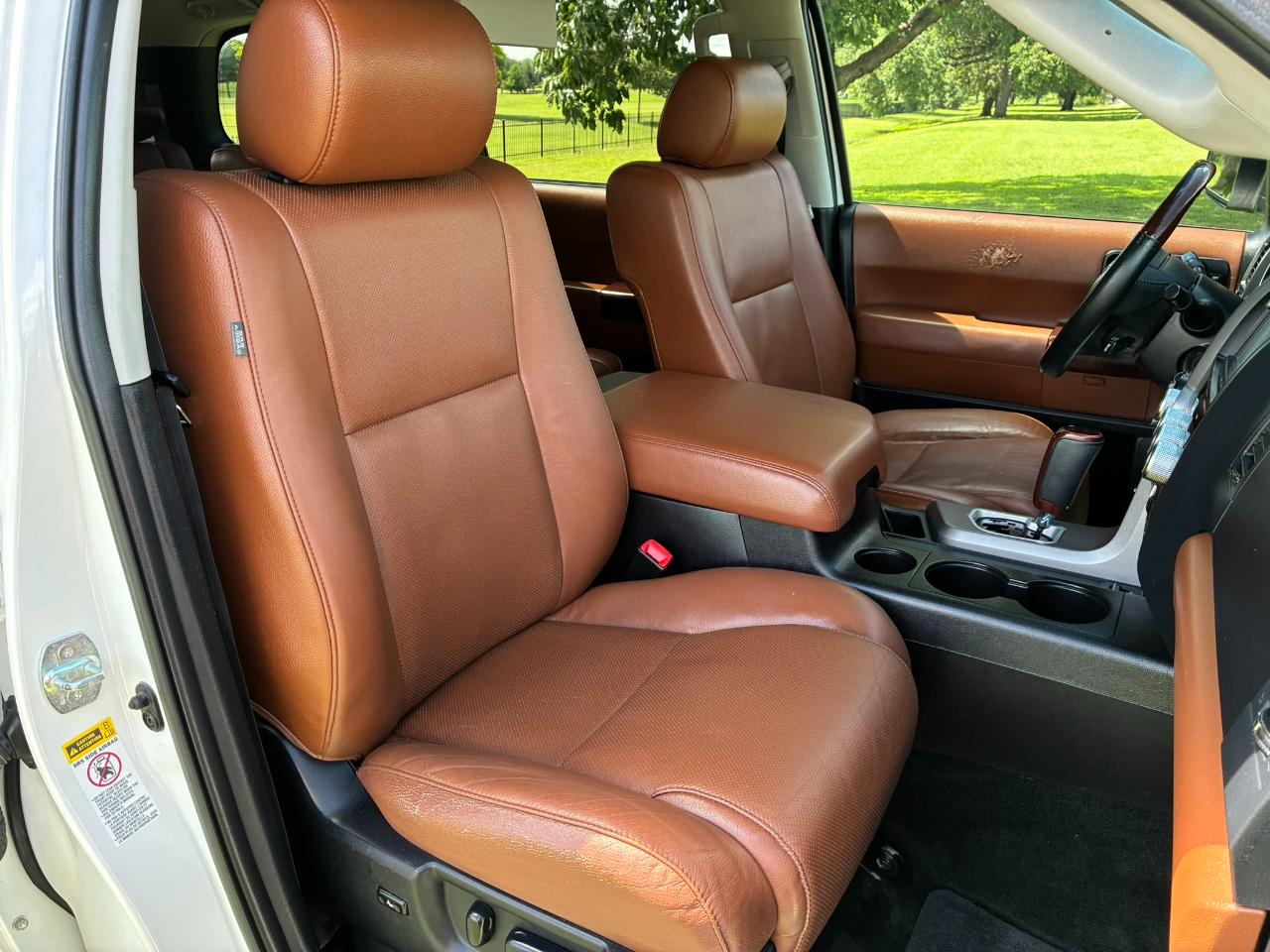 Toyota Sequoia Plantium 2WD 2015