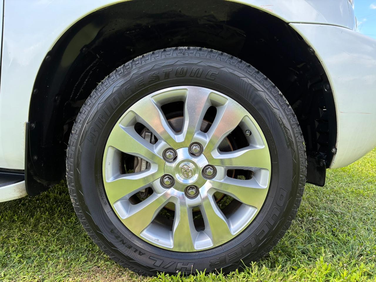 Toyota Sequoia Plantium 2WD 2015