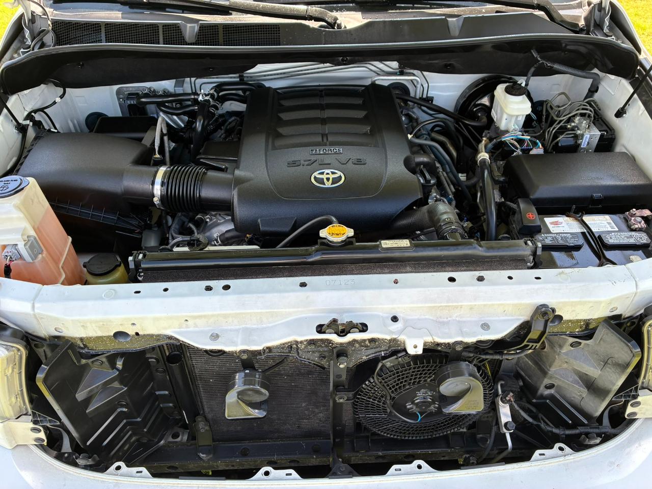 Toyota Sequoia Plantium 2WD 2015