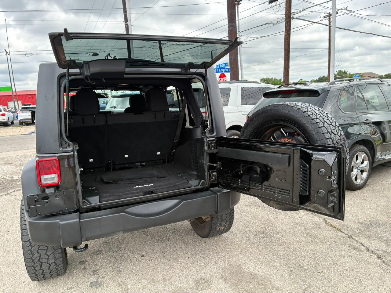 Jeep Wrangler Unlimited Sport 4WD 2017