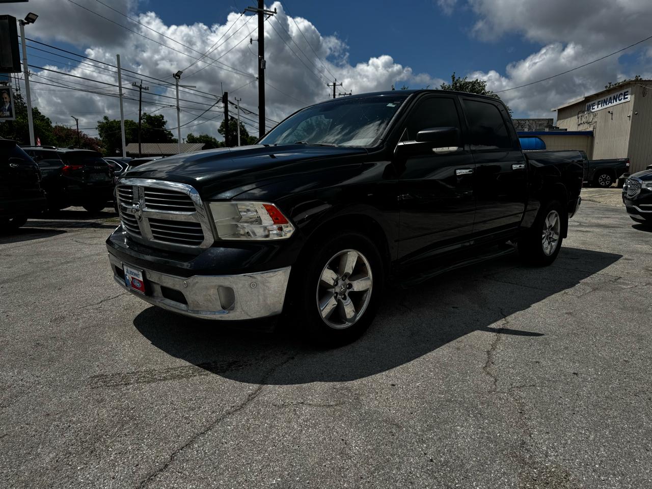 2016 RAM 1500 SLT Crew Cab SWB 2WD