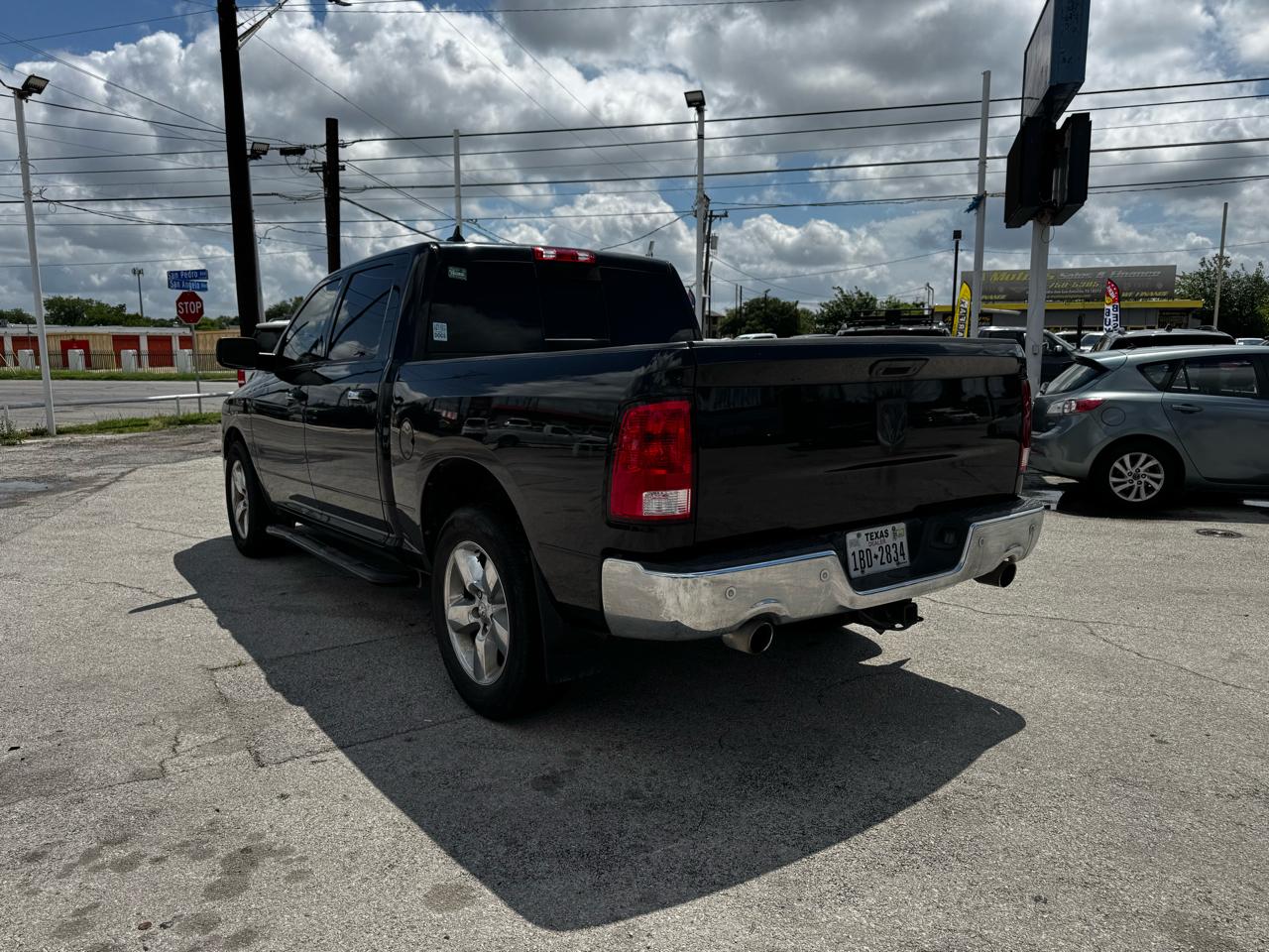 RAM 1500 SLT Crew Cab SWB 2WD 2016