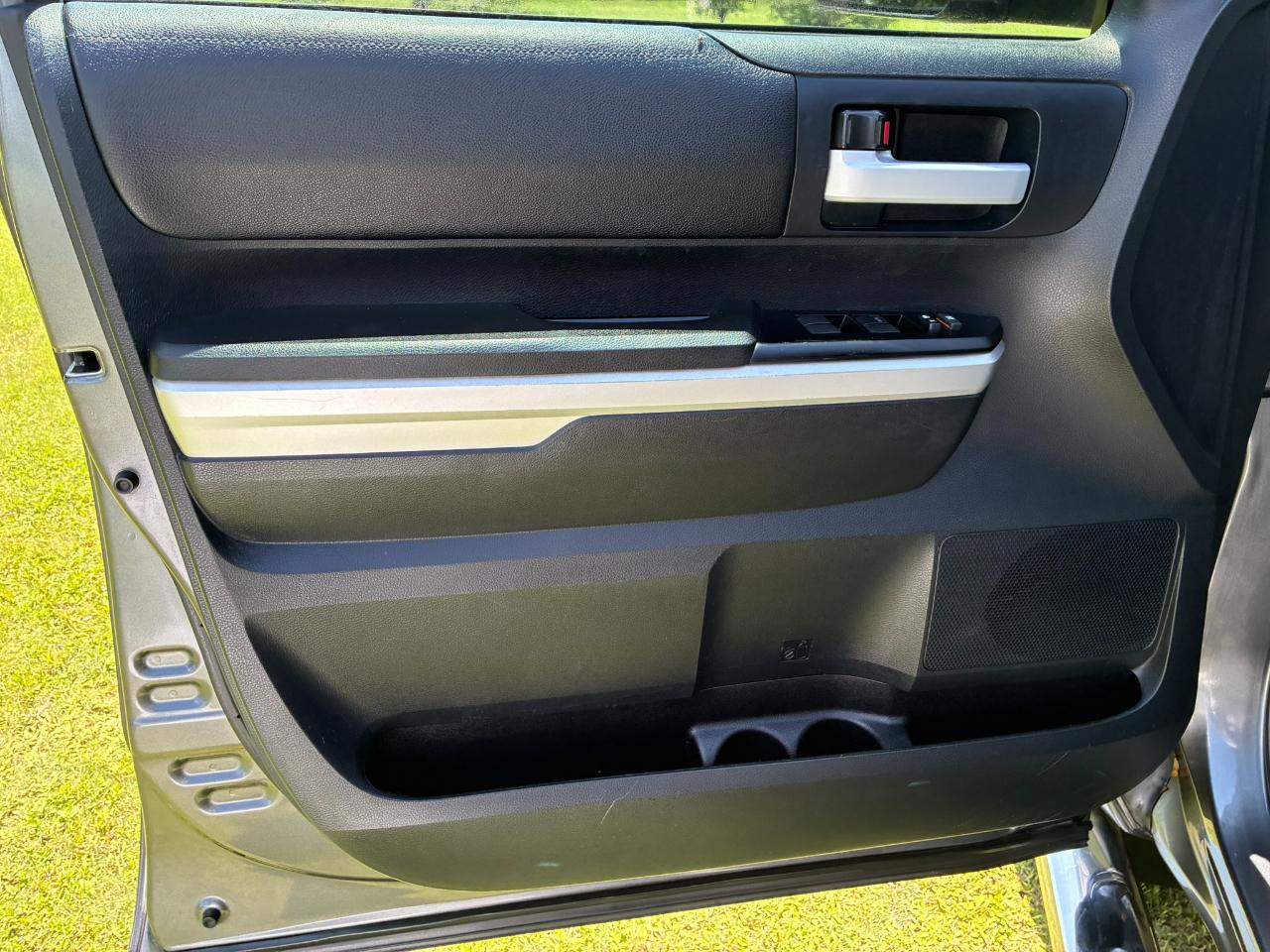 Toyota Tundra SR5 5.7L V8 CrewMax 2WD 2014