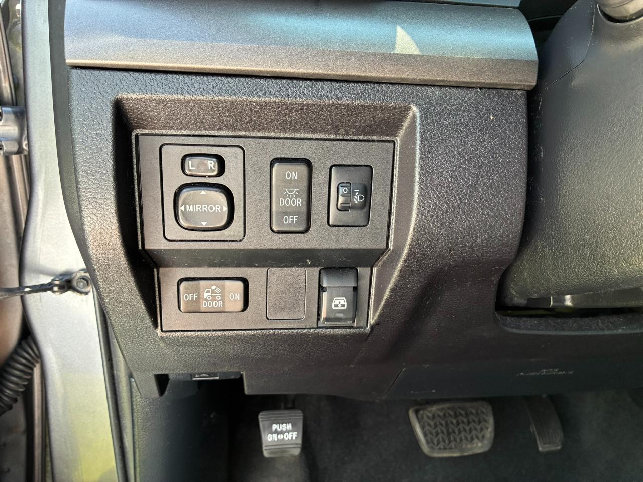 Toyota Tundra SR5 5.7L V8 CrewMax 2WD 2014