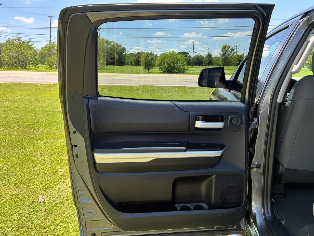Toyota Tundra SR5 5.7L V8 CrewMax 2WD 2014