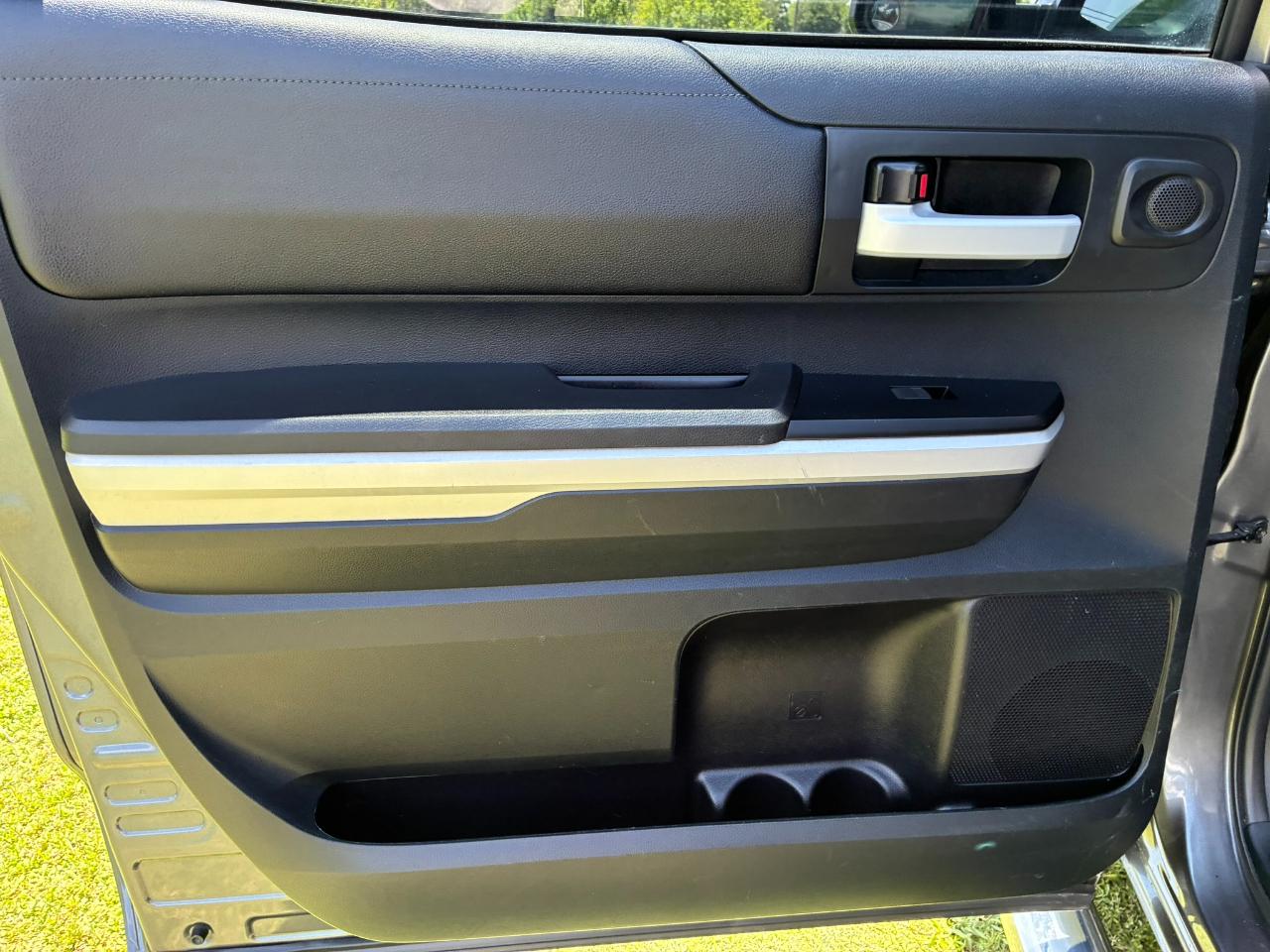Toyota Tundra SR5 5.7L V8 CrewMax 2WD 2014
