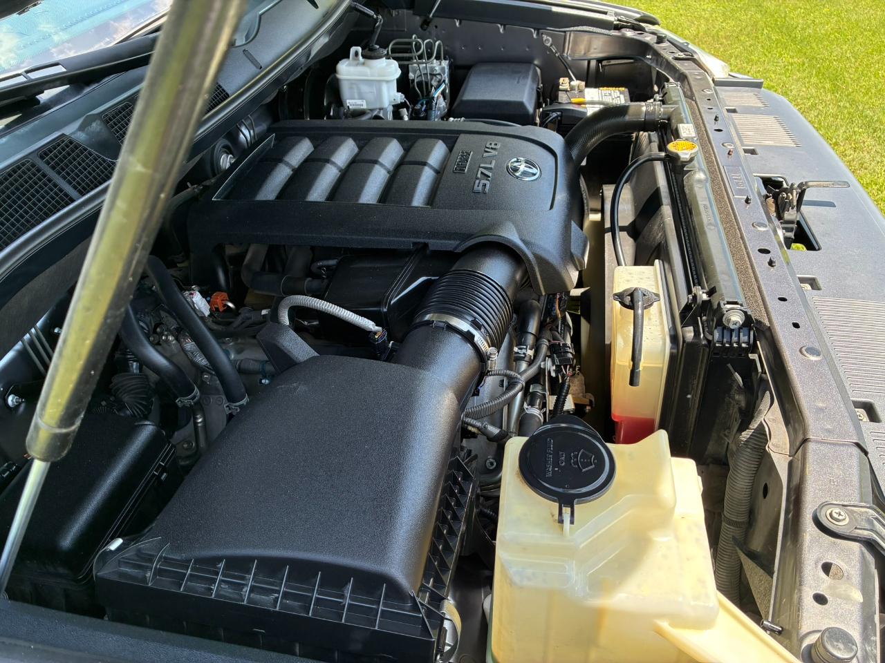 Toyota Tundra SR5 5.7L V8 CrewMax 2WD 2014