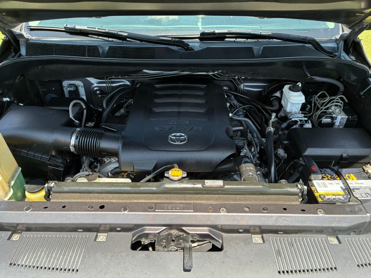 Toyota Tundra SR5 5.7L V8 CrewMax 2WD 2014
