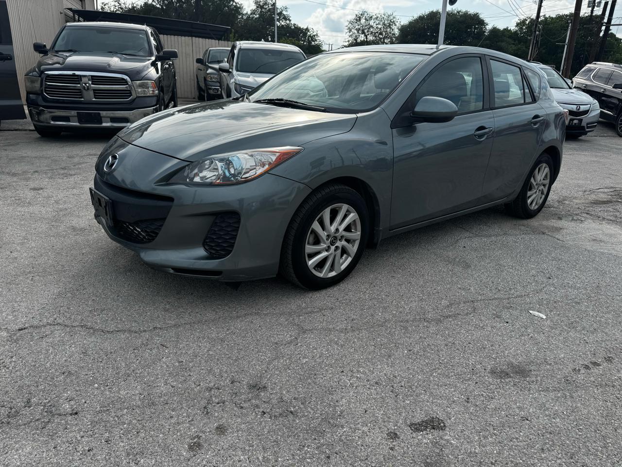 Mazda MAZDA3 i Touring 4D Hatchback 2013