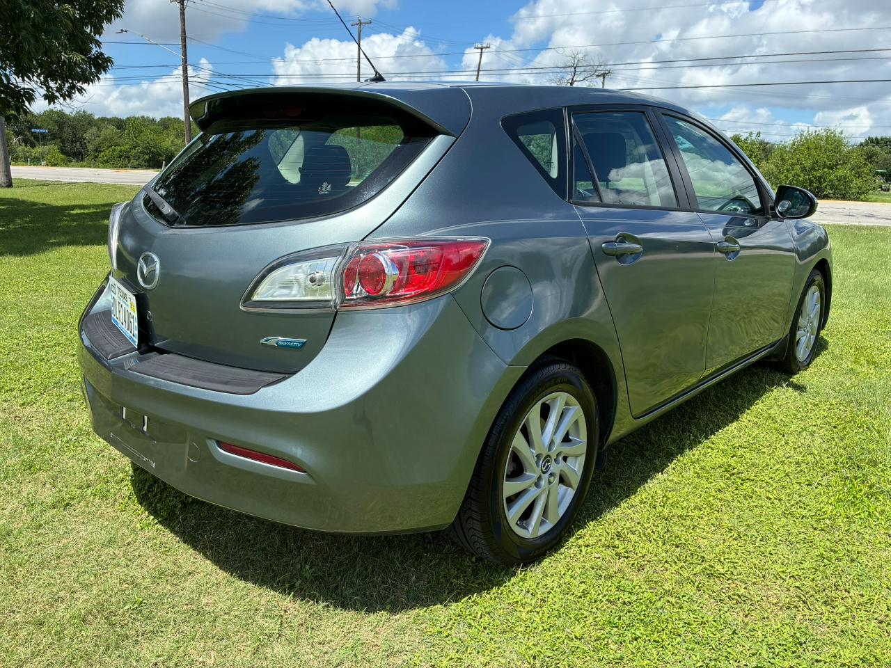 Mazda MAZDA3 i Touring 4D Hatchback 2013