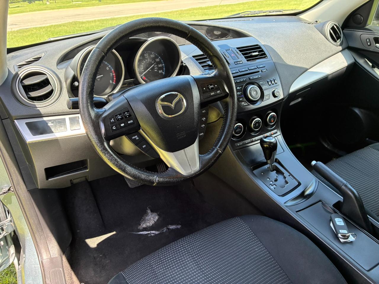 Mazda MAZDA3 i Touring 4D Hatchback 2013