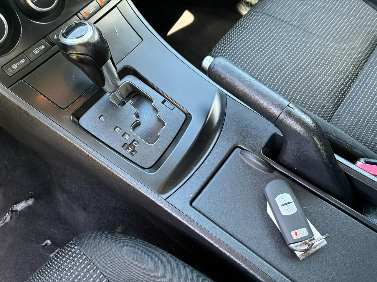 Mazda MAZDA3 i Touring 4D Hatchback 2013