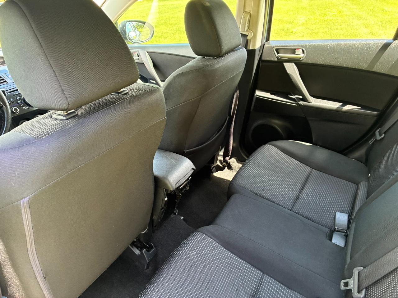 Mazda MAZDA3 i Touring 4D Hatchback 2013