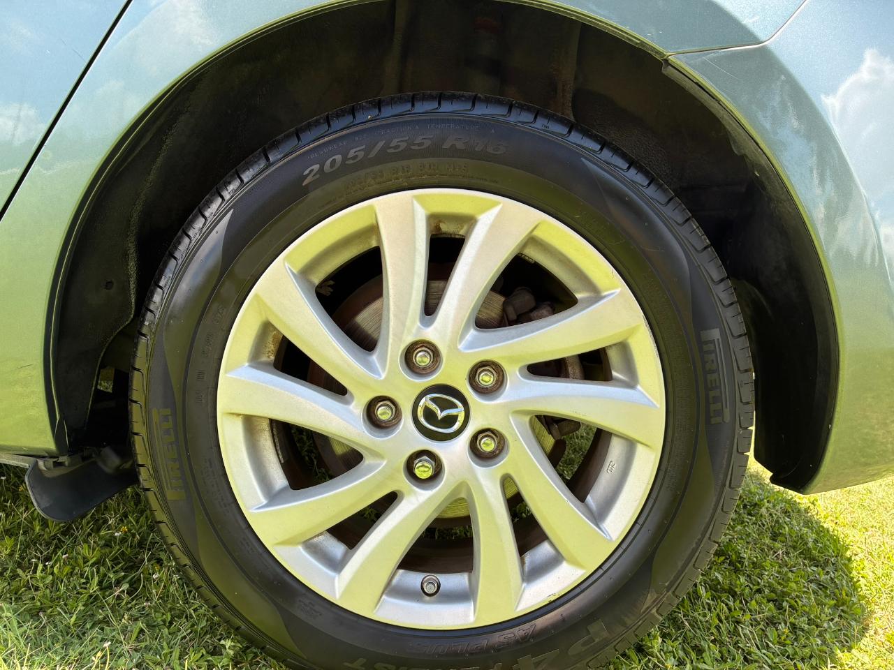 Mazda MAZDA3 i Touring 4D Hatchback 2013