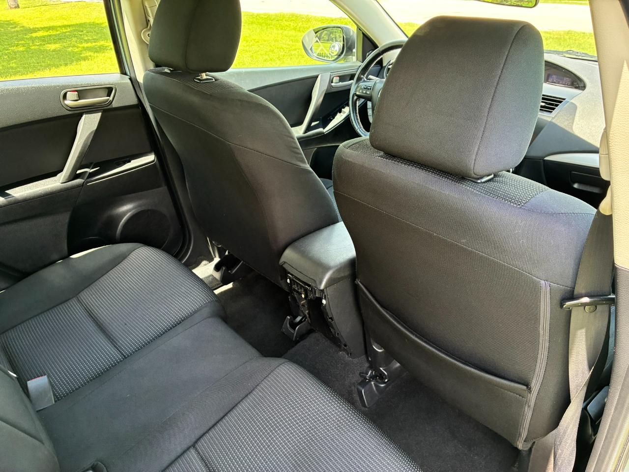Mazda MAZDA3 i Touring 4D Hatchback 2013